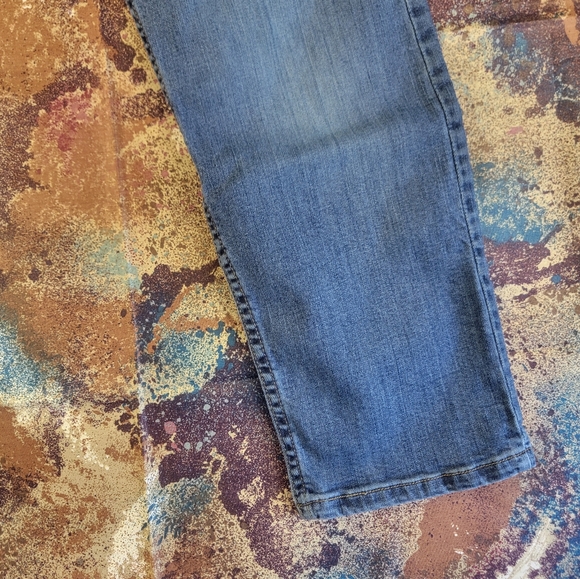 Wrangler Jeans Sz 10 Boys Pants Husky blue Casual Outdoor Straight Leg Denim Kid - Picture 3 of 10